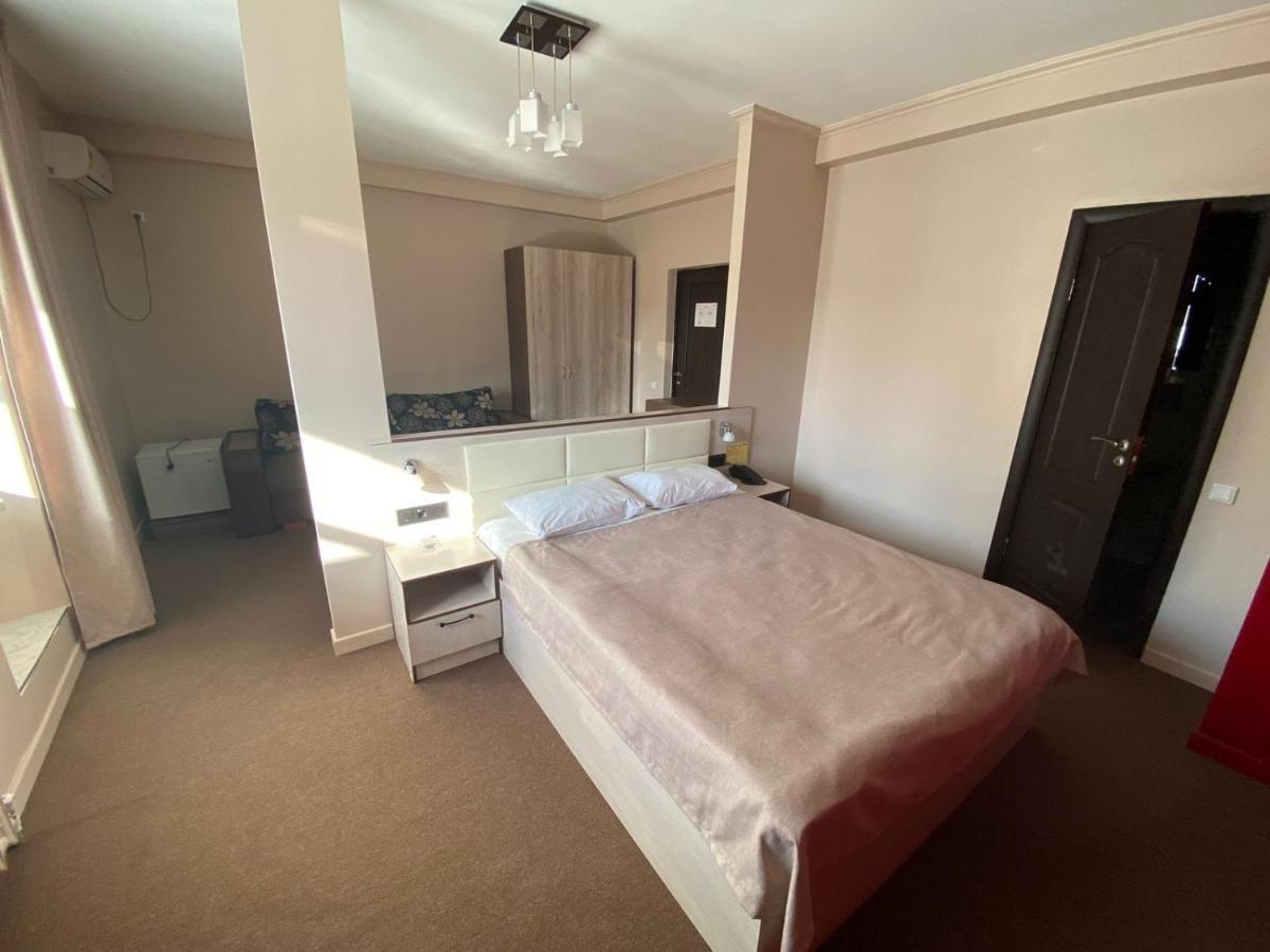 Ulpan Mini Hotel Astana Dış mekan fotoğraf